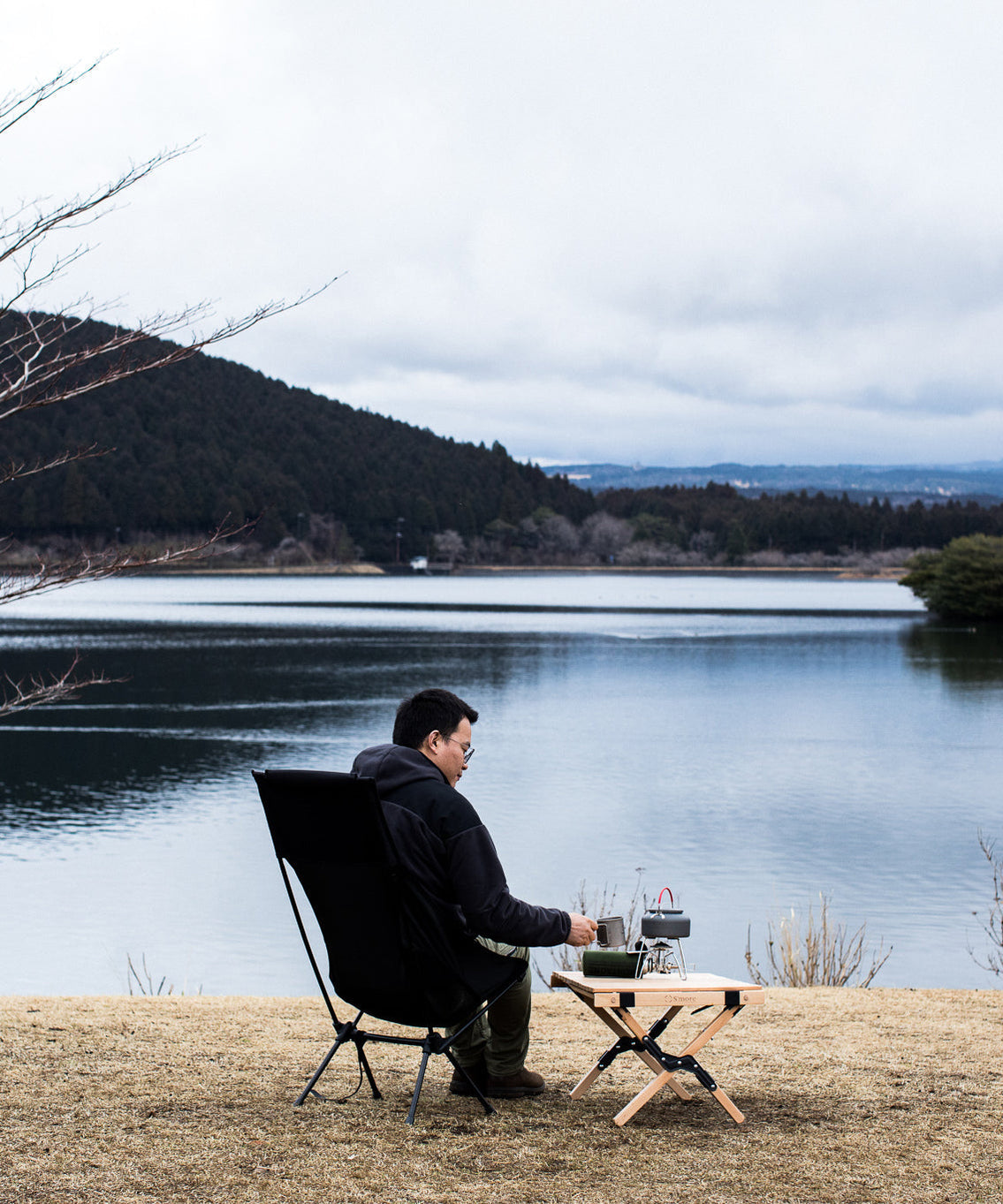 【 Alumi High-back Chair 】アルミハイバックチェア 深い座面で体にフィット