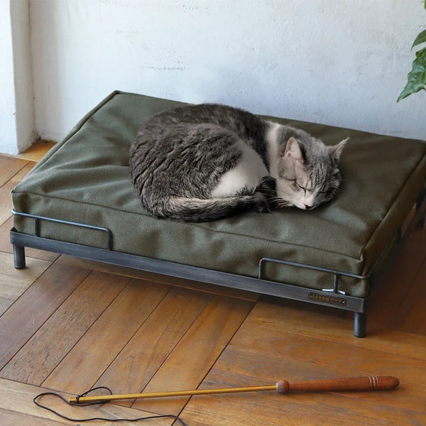 アイアンベッド / Iron Bed