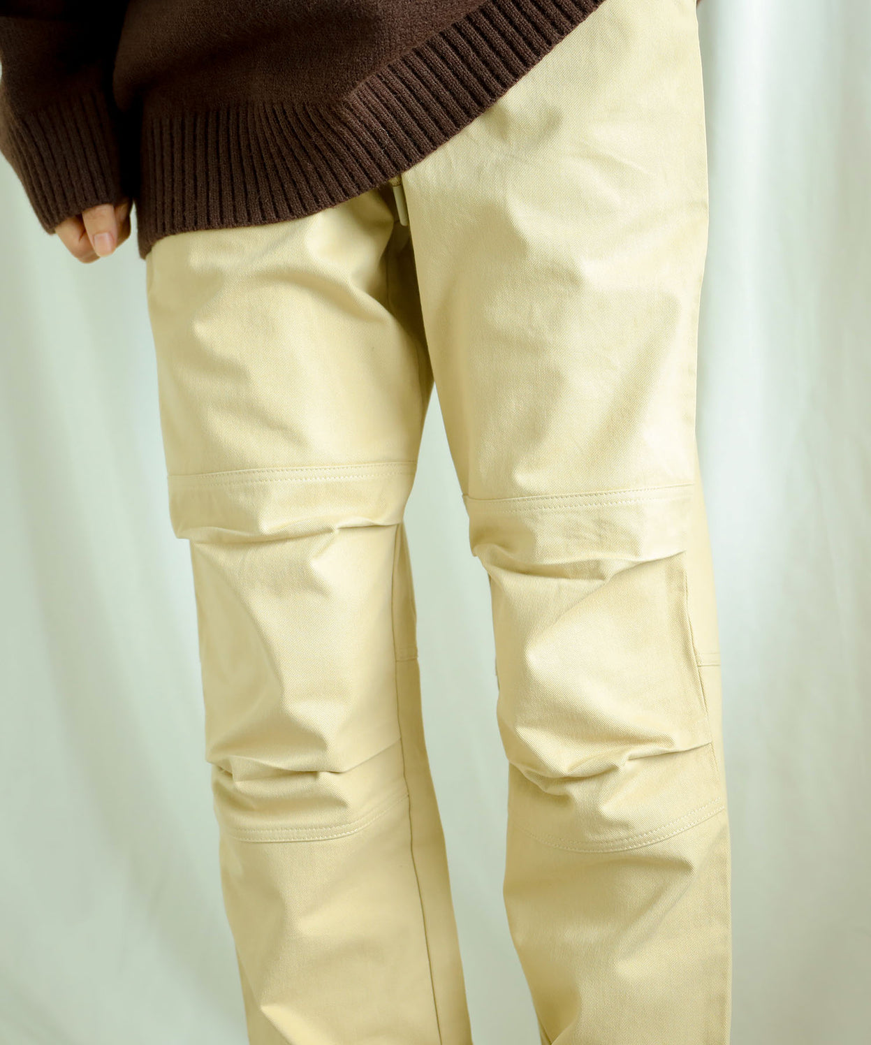Knee tuck cotton pants