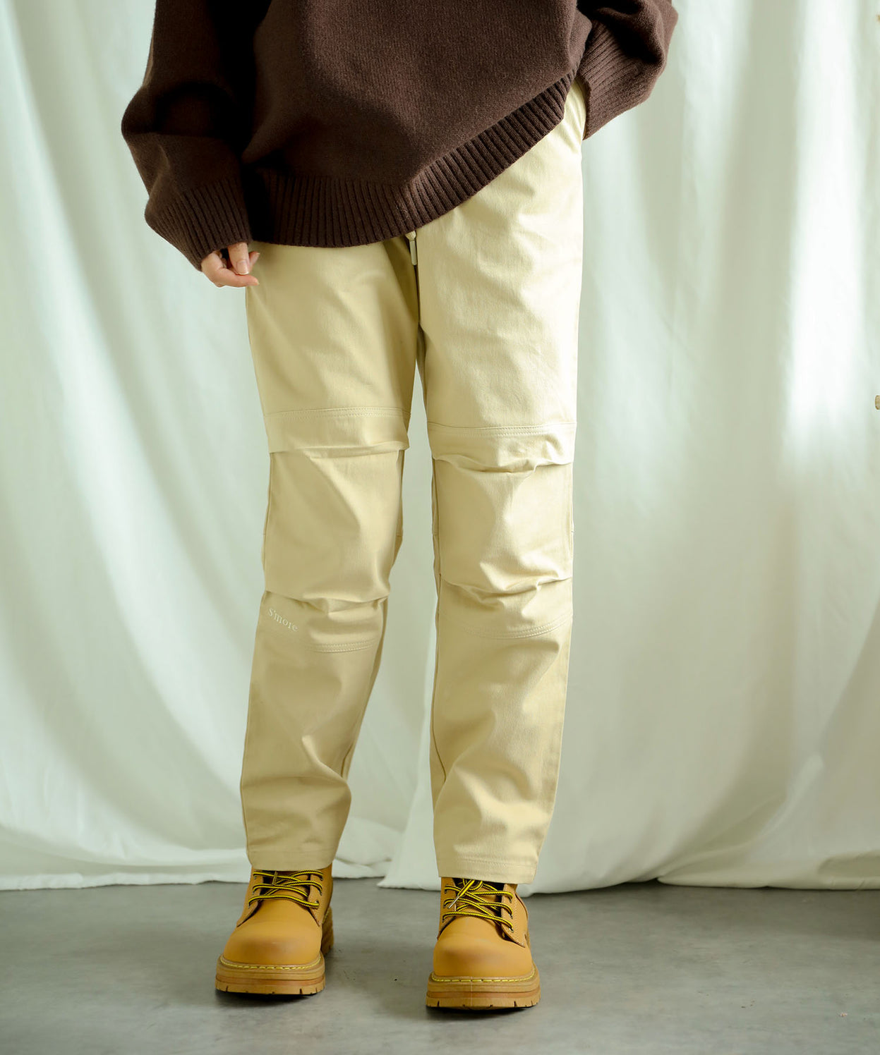 Knee tuck cotton pants