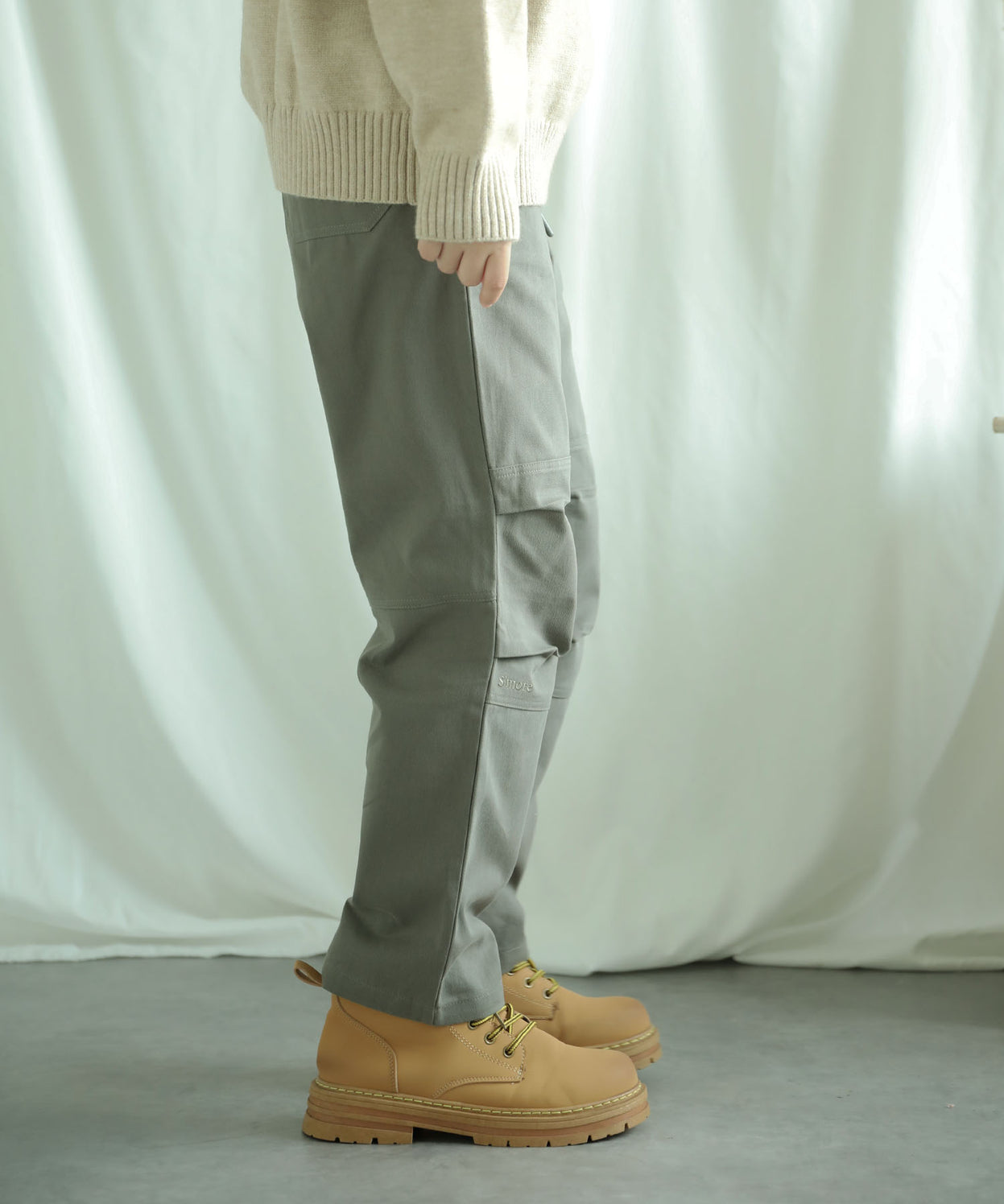 Knee tuck cotton pants