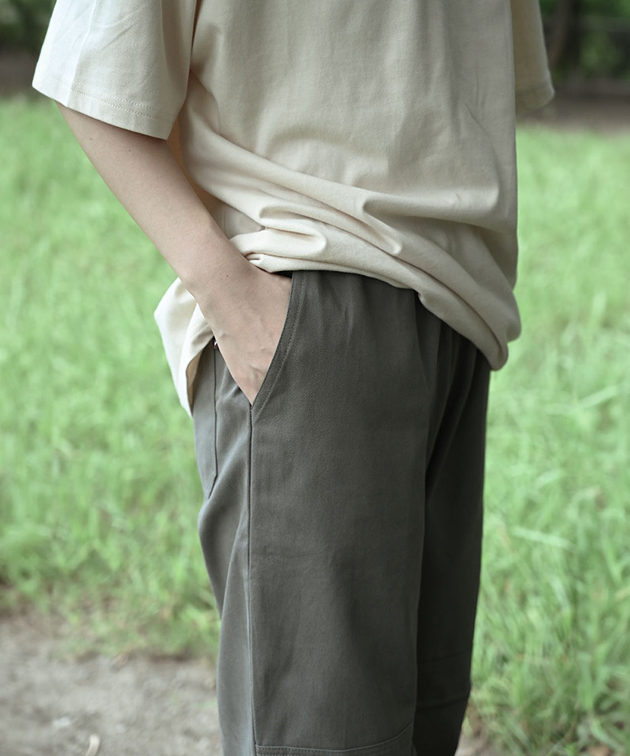 Knee tuck cotton pants