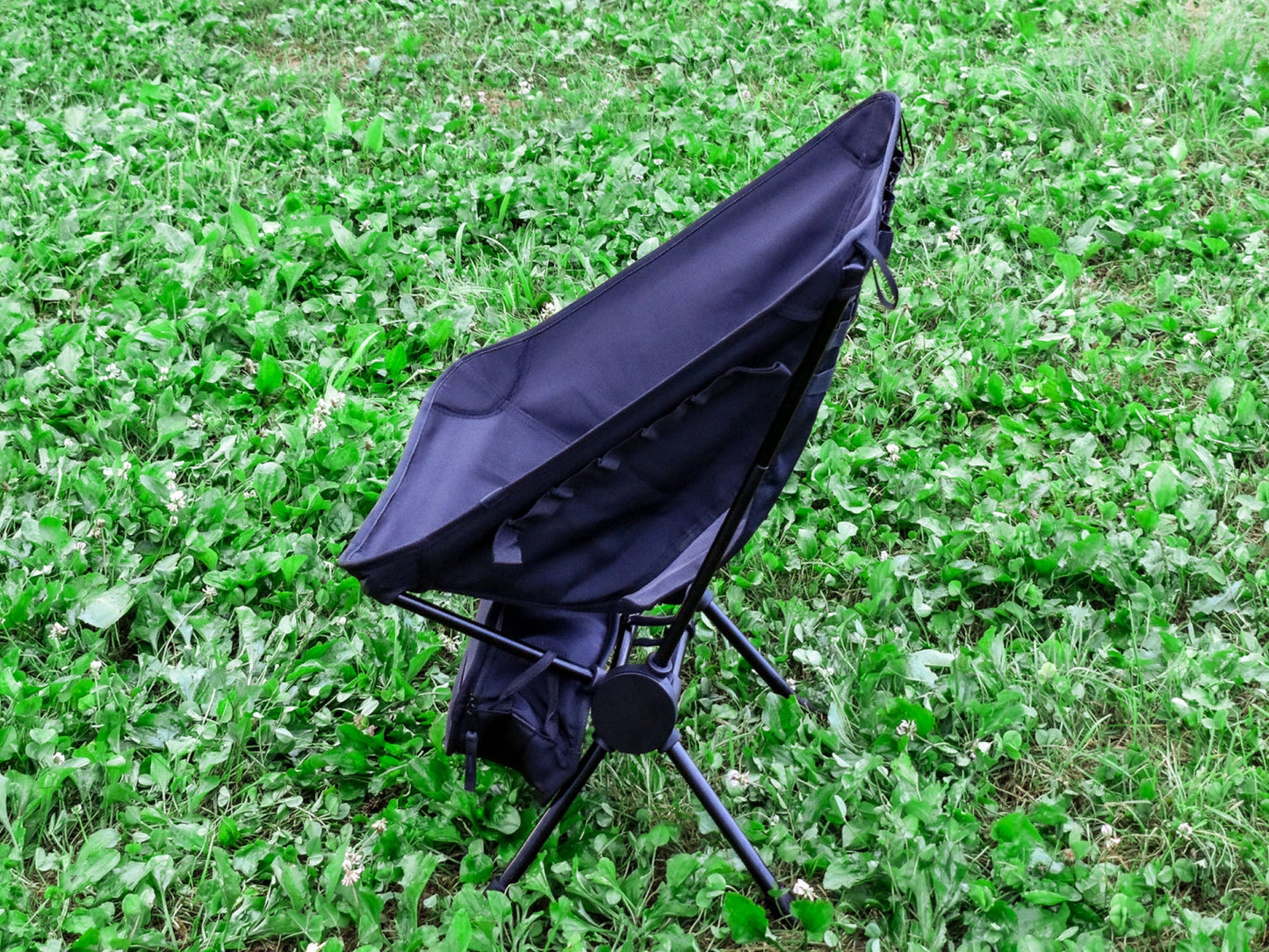 COMPACT FOLDING CHAIR