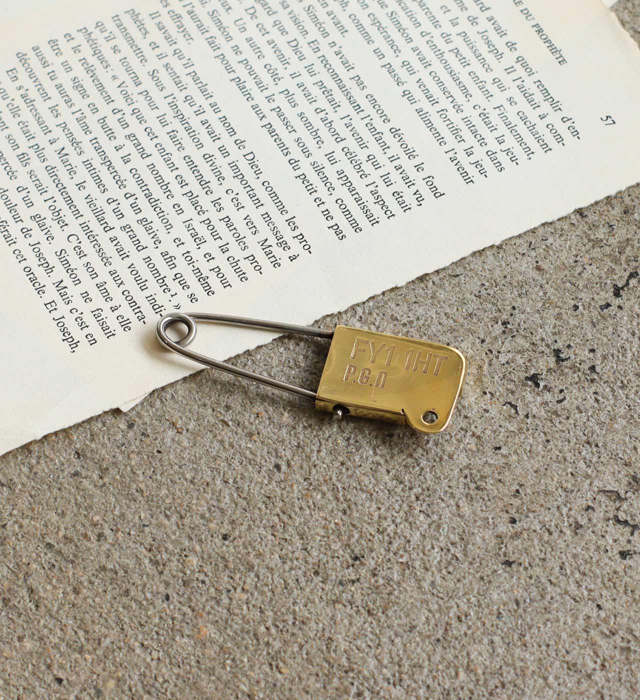 BRASS KEY HOLDER PIN / ブラス キーホルダーピン