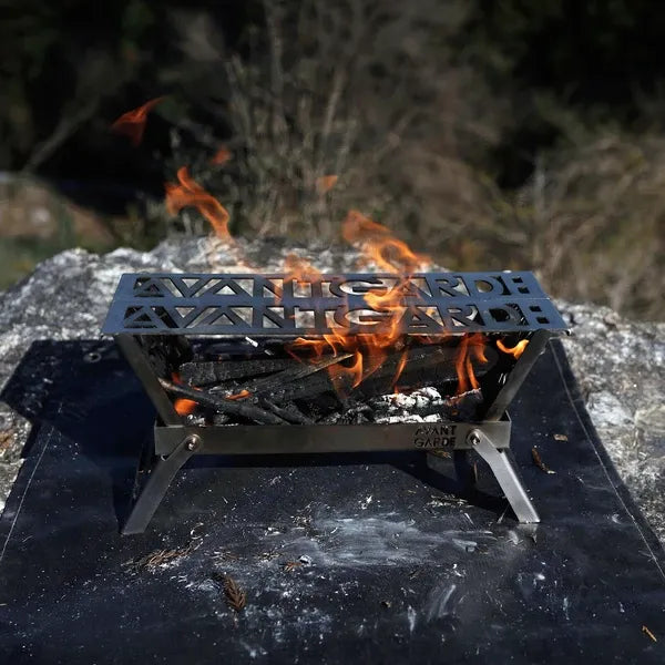 折りたたみ式焚き火台 / Folding Fire Pit