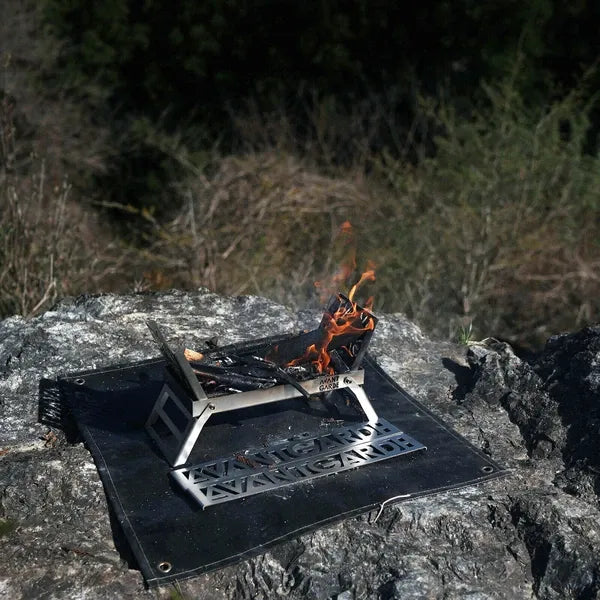 折りたたみ式焚き火台 / Folding Fire Pit