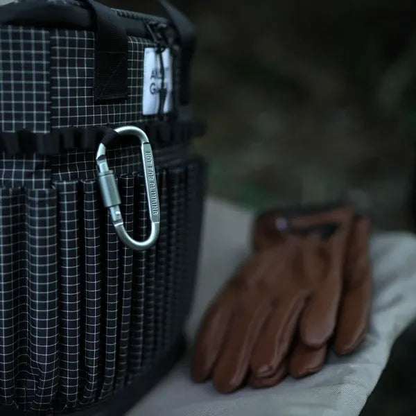 D字型 ロックカラビナ / D-shaped Locking Carabiner