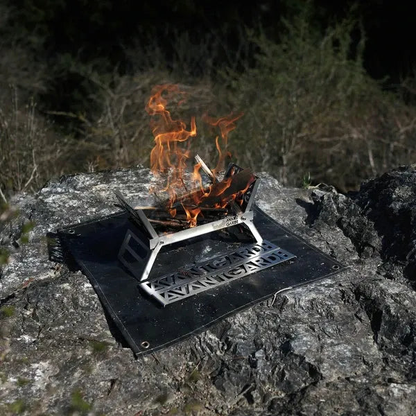 折りたたみ式焚き火台 / Folding Fire Pit