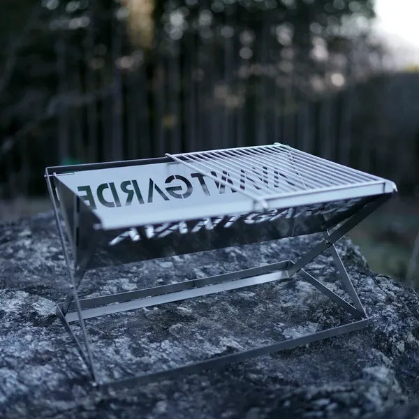折りたたみ式焚き火グリル / Foldable Campfire Grill