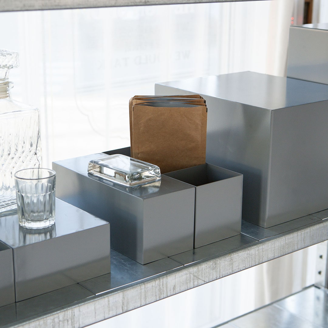 METAL BOX WITH 3 DIVISIONS GRAY / メタル ボックス ウィズ 3 ディビジョン