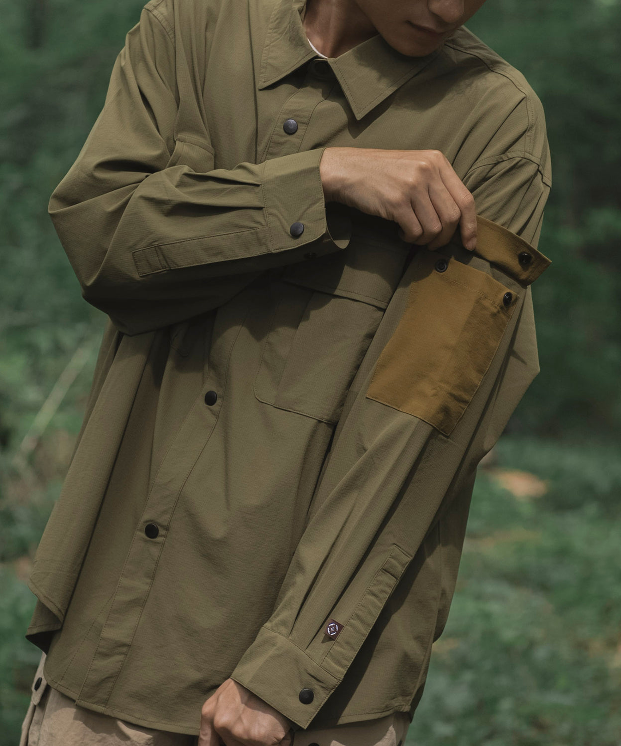 Anti-static pocket shirt