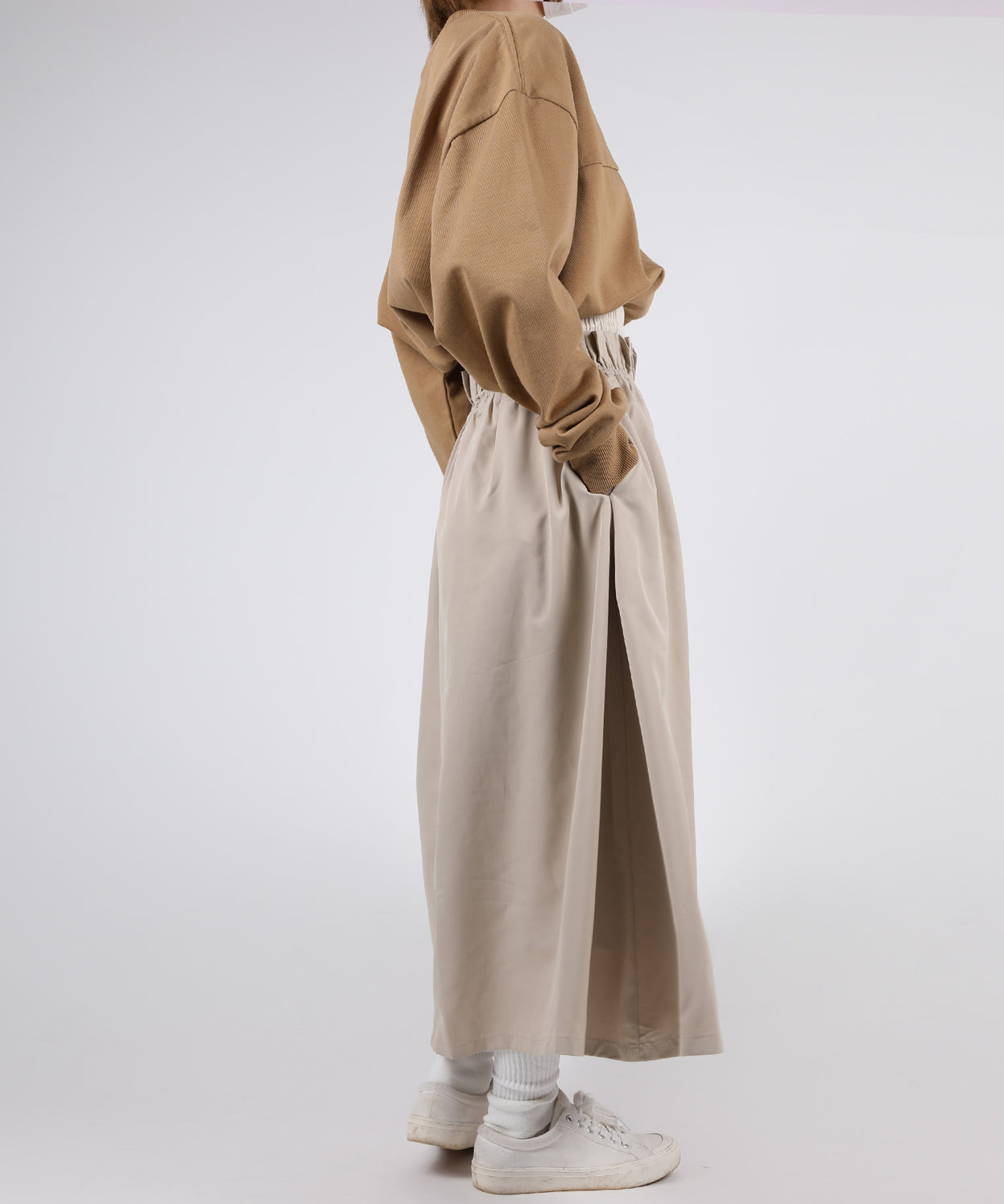 Water-repellent flare skirt