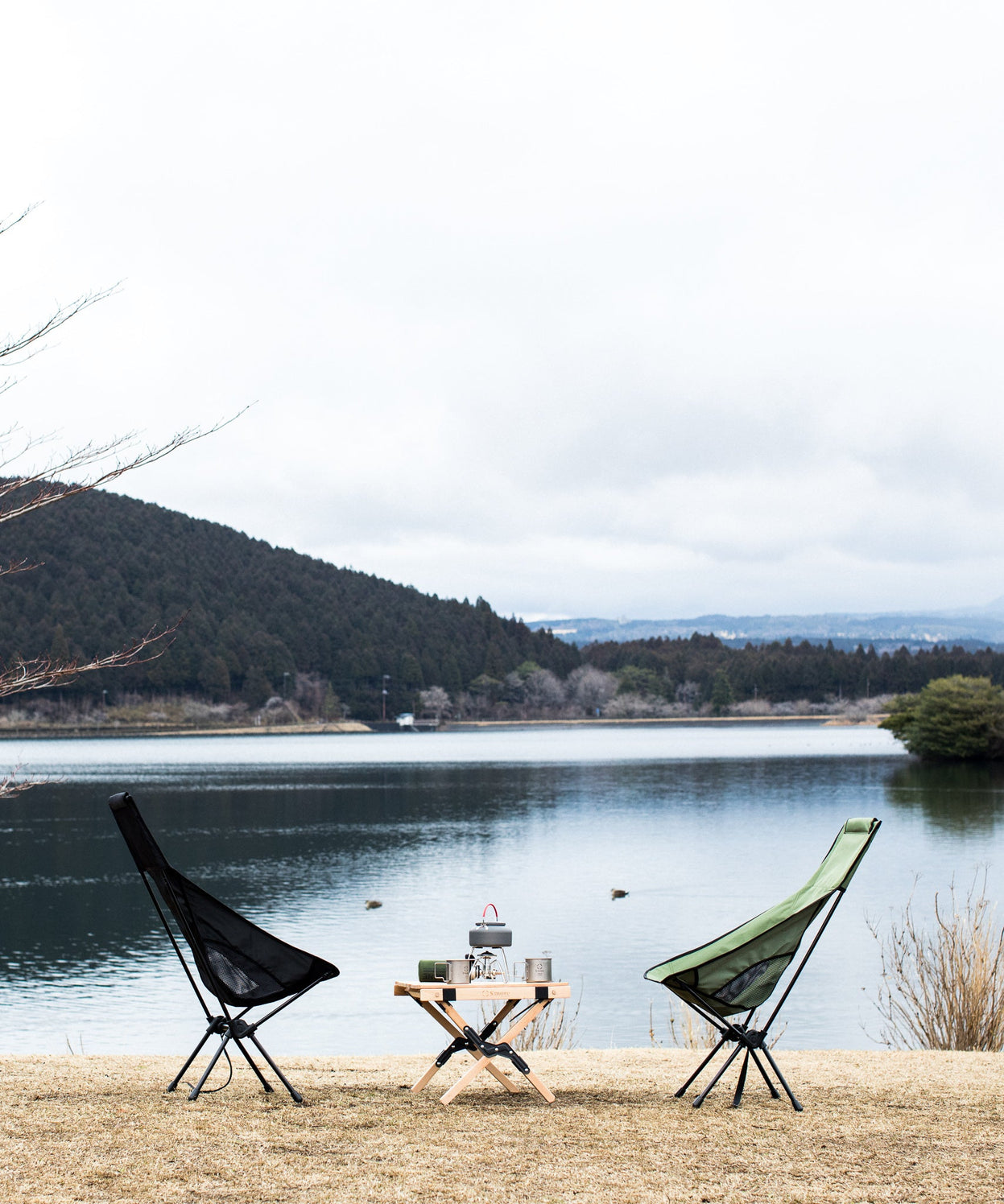 【 Alumi High-back Chair 】アルミハイバックチェア 深い座面で体にフィット