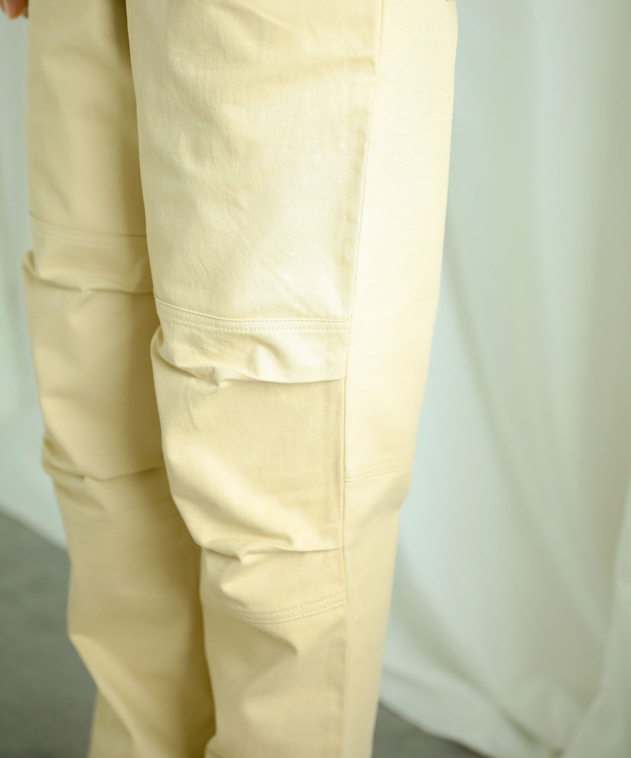 Knee tuck cotton pants