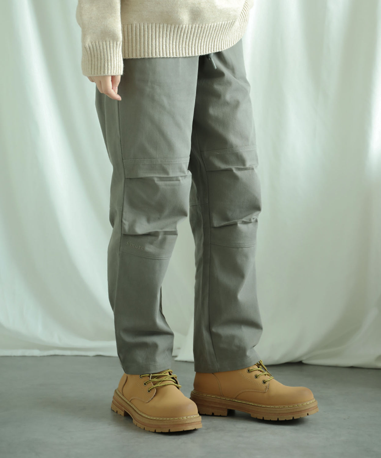 Knee tuck cotton pants