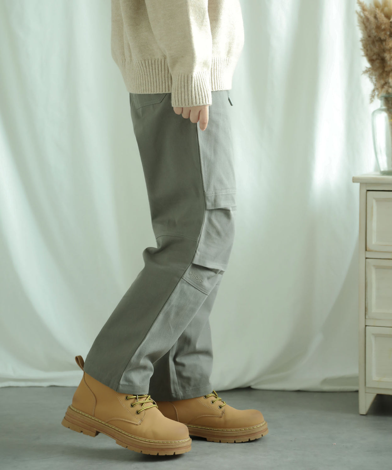 Knee tuck cotton pants