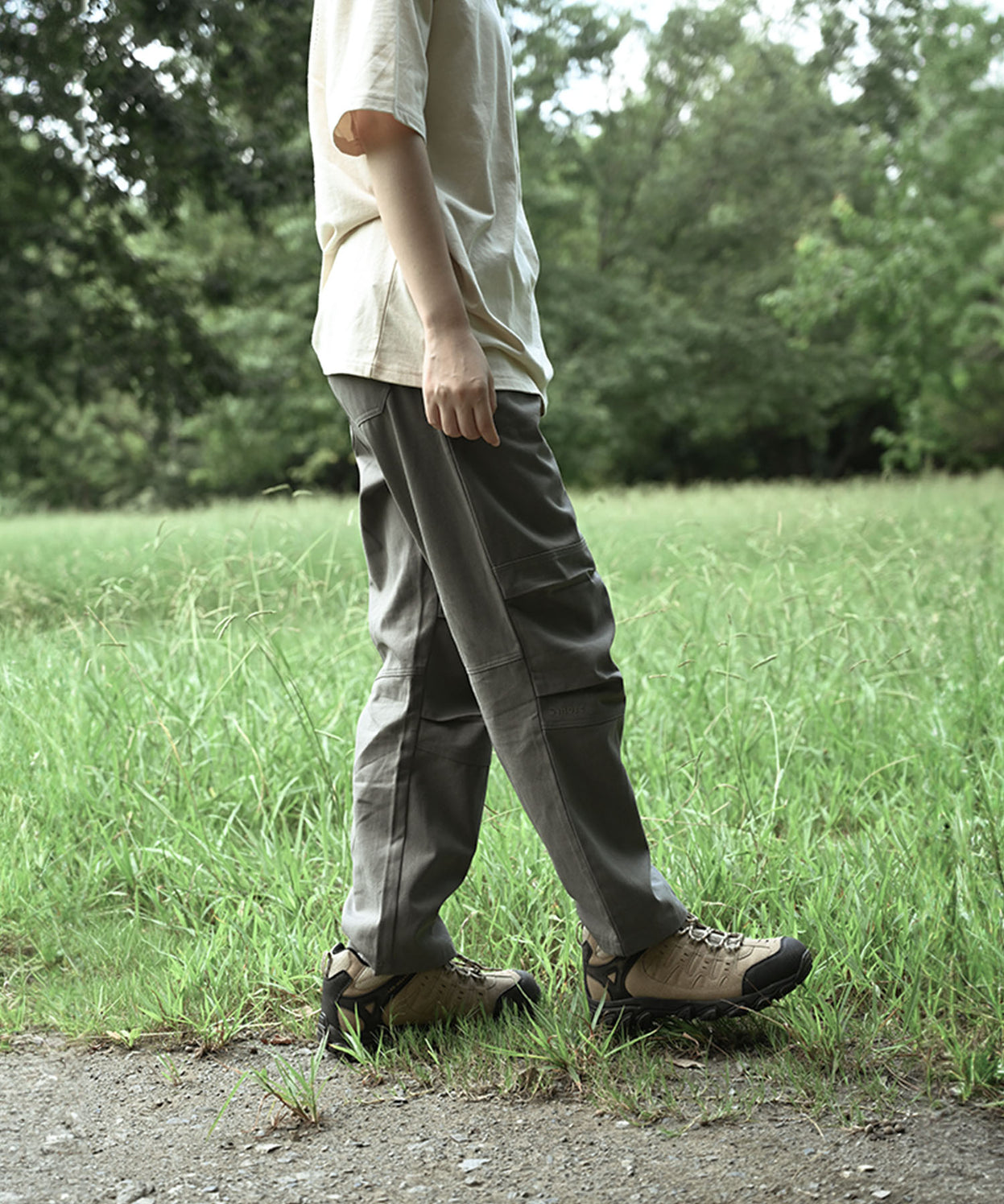 Knee tuck cotton pants