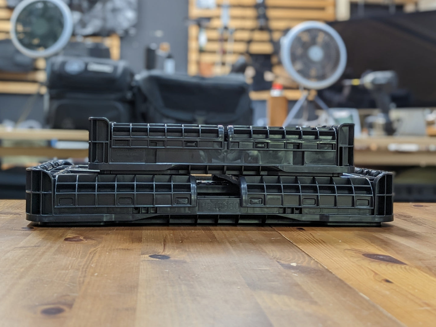 SOLID FOLDING CONTAINER 25/48