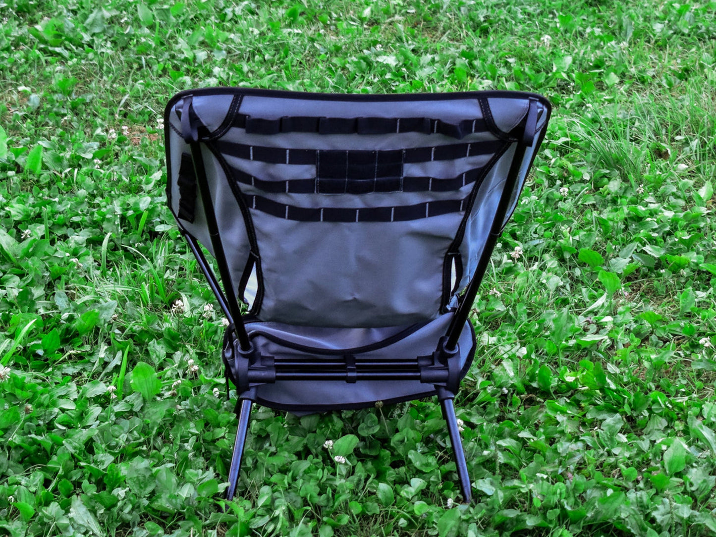 COMPACT FOLDING CHAIR