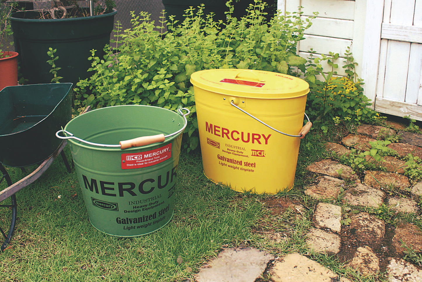 ブリキバケツ オーバルフタツキ / Tin Bucket and a Oval Cap