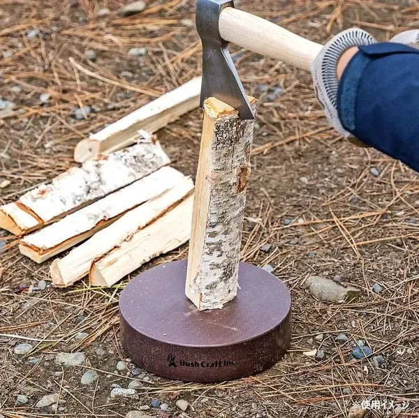 薪割台 / Wood Chopping Table